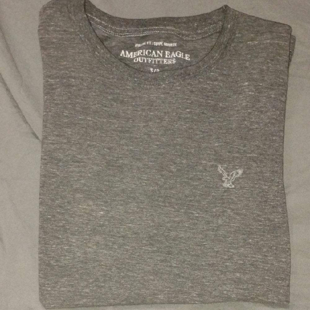 American Eagle Outfitters Charcoal Short Sleeve Tee